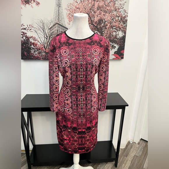 Maggy London Dresses & Skirts - Maggy London Women’s Sheath Dress Size 14 Geometric Long Sleeve Zipper Back